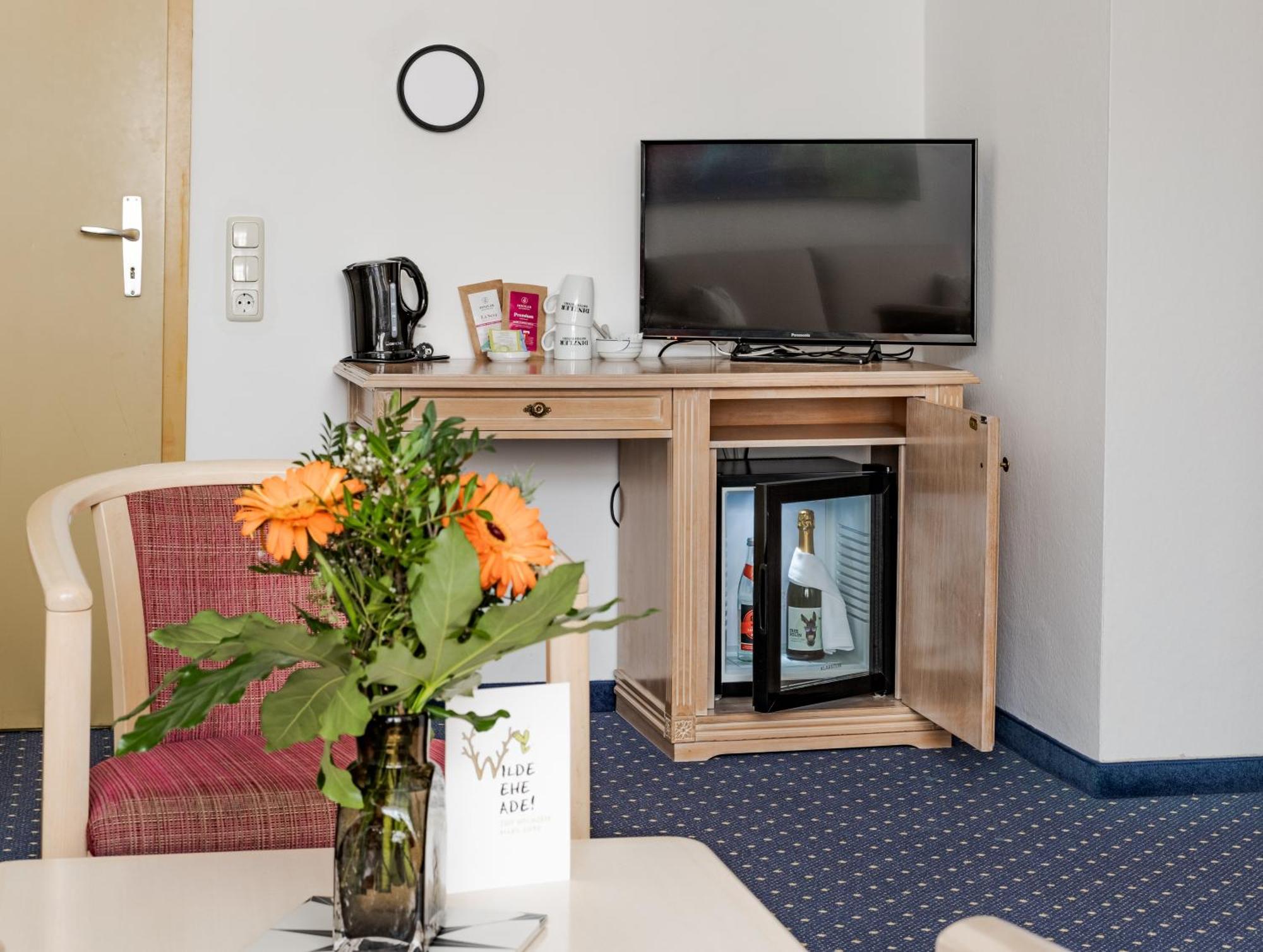 Hotel Goldener Hirsch Kaufbeuren Buitenkant foto